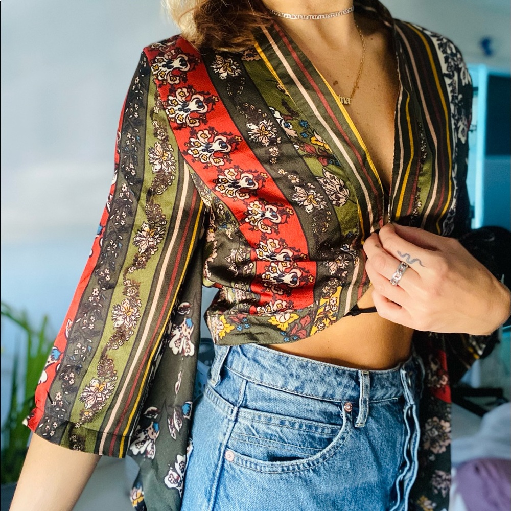 🍏NASTY GAL CROPPED COVER UP 🍏